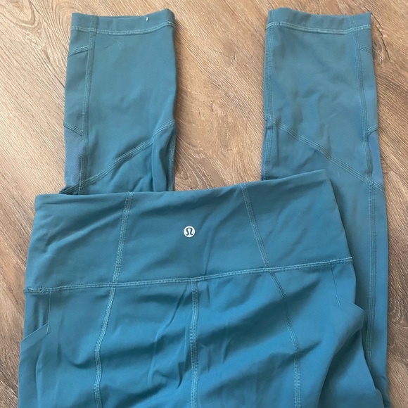 High Rise Pace Rival Crop - Picture 3 of 7